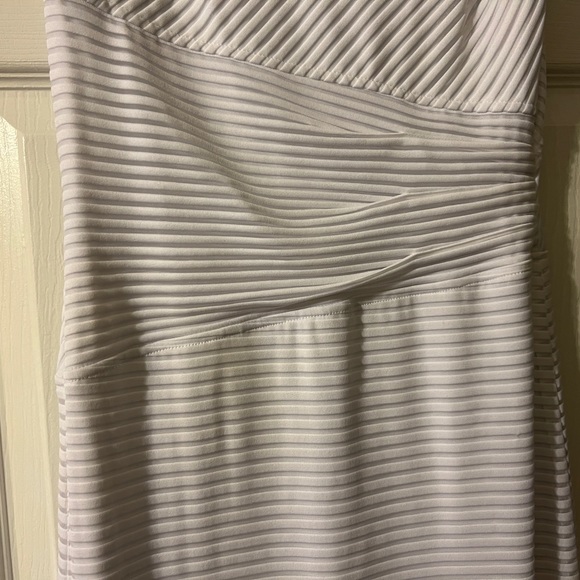 Cache elegant evening ware.Excellent for dinner party or even a beach wedding. - Picture 5 of 9